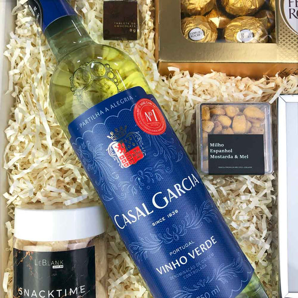 Presente Dia das Mães Kit Vinho Casal Garcia com Porta Retrato e Foto