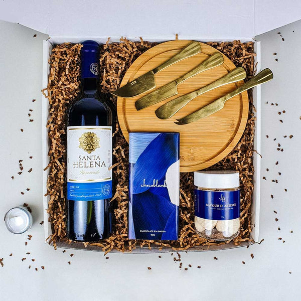 Kit Presente Vinho Merlot com Tábua e Facas de Queijo para Dia dos Namorados | Unissex
