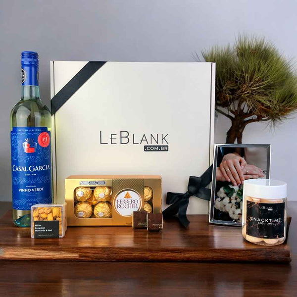 Presente Dia das Mães Kit Vinho Casal Garcia com Porta Retrato e Foto