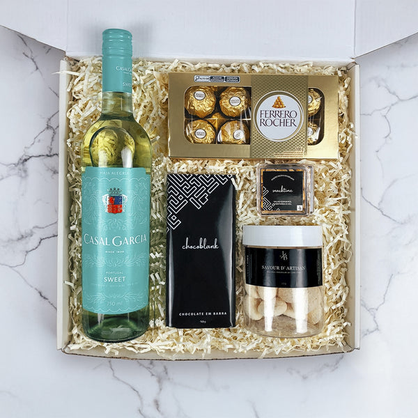 Kit Presente Vinho Casal Garcia e Chocolate