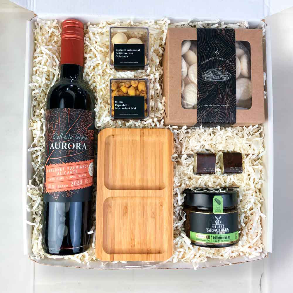 Presente Kit Vinho Tinto Aurora e Petiscos